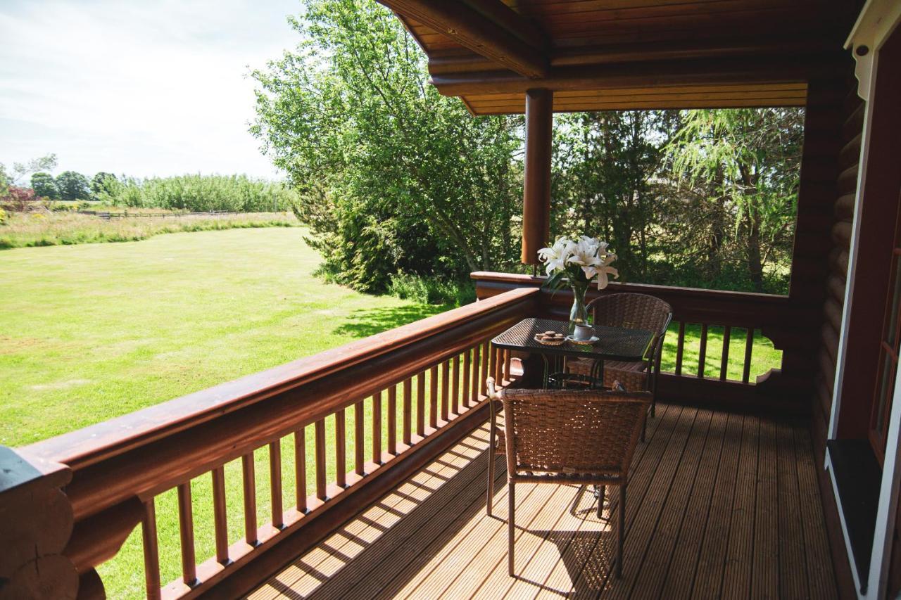 Tomatin - Luxury Two Bedroom Log Cabin With Hot Tub バーウィック・アポン・ツイード エクステリア 写真